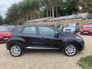 2015 Renault Captur 0.9 Dynamique Nav Tce 90 in Black — image 2