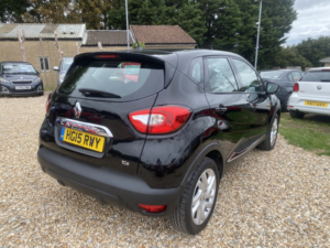 2015 Renault Captur 0.9 Dynamique Nav Tce 90 in Black — image 3