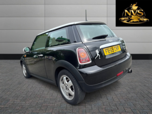 2009 MINI Hatch 1.6 Cooper Hatch in Black — image 5