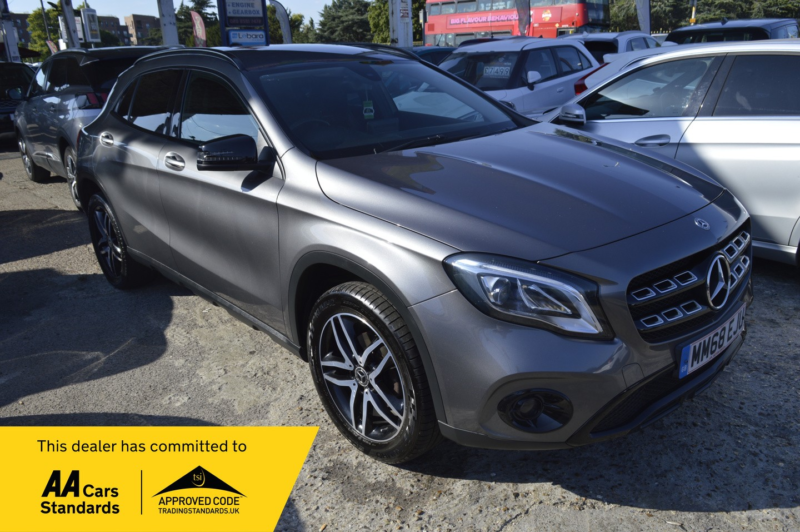 2018 Mercedes-Benz Gla 1.6 Gla180 Urban Edition in Grey — image 1