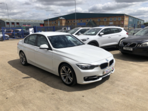 2013 BMW 3 Series 2.0 320i Sport Saloon in White — image 2