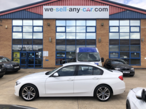 2013 BMW 3 Series 2.0 320i Sport Saloon in White — image 4