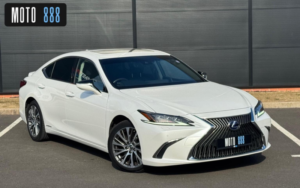 2019 Lexus Es 2.5 300h E-CVT Euro 6 (s/s) 4dr in White — image 2