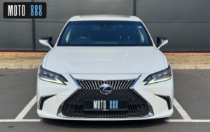 2019 Lexus Es 2.5 300h E-CVT Euro 6 (s/s) 4dr in White — image 4