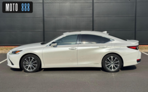 2019 Lexus Es 2.5 300h E-CVT Euro 6 (s/s) 4dr in White — image 6