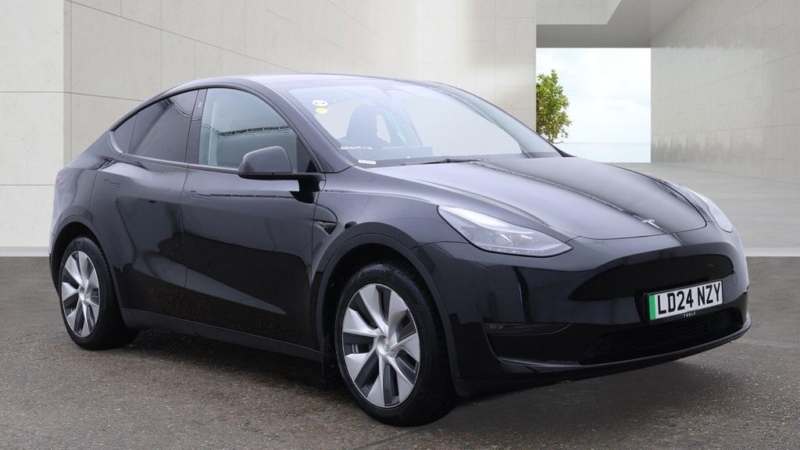 2024 Tesla Model Y (dual Motor) Long Range SUV 5dr Electric Auto 4wde (384 Bhp) in Black — image 1