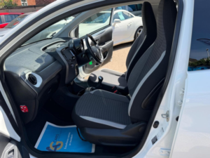 2020 Toyota Aygo 1.0 Vvt-I X-Trend Euro 6 5dr in White — image 4