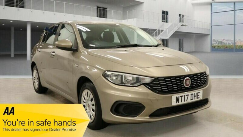 2017 Fiat Tipo 1.4 Mpi Easy Euro 6 5dr in Grey — image 1