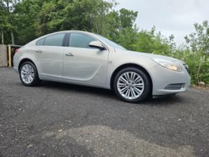 2011 Vauxhall Insignia 2.0 Cdti Se Nav in Silver — image 3