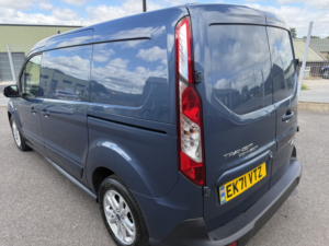 2021 Ford Transit Connect 1.5 Transit Connect Limited Van 240 L2 1.5l Ecoblue 120ps Fwd 6 Speed Manual in Blue — image 6