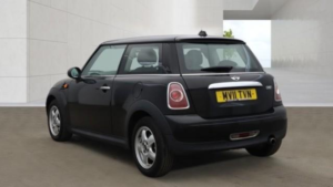 2011 MINI Hatch 1.6 One Hatch in Black — image 4