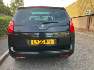 2017 Peugeot 5008 1.6 Bluehdi Allure MPV 5dr Diesel Eat Euro 6 (s/s) (120 Ps) in Black — image 6