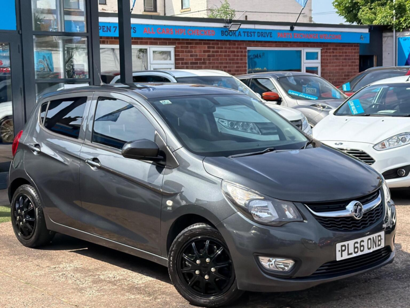 2017 Vauxhall Viva 1.0i Se Euro 6 5dr (a/c) in Grey — image 1