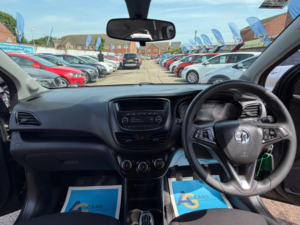2017 Vauxhall Viva 1.0i Se Euro 6 5dr (a/c) in Grey — image 2
