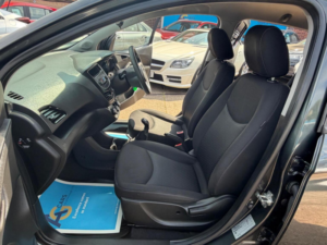 2017 Vauxhall Viva 1.0i Se Euro 6 5dr (a/c) in Grey — image 4