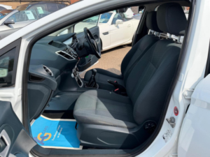 2012 Ford Fiesta 1.4 Titanium 5dr in White — image 4