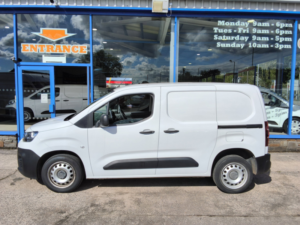 2023 Citroen Berlingo 1.5 Bluehdi 1000 Enterprise Edition M Panel Van 5dr Diesel Manual Swb Euro 6 100 Ps in White — image 4