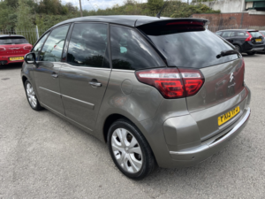 2013 Citroen C4 Picasso 1.6 Hdi Platinum in Brown — image 3