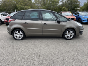 2013 Citroen C4 Picasso 1.6 Hdi Platinum in Brown — image 5
