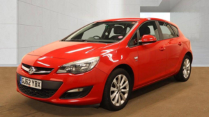 2012 Vauxhall Astra 1.4 16v Active Euro 5 5dr in Red — image 2