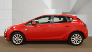 2012 Vauxhall Astra 1.4 16v Active Euro 5 5dr in Red — image 6