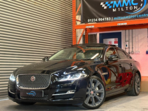 2016 Jaguar Xj 3.0d V6 Portfolio Auto Euro 6 (s/s) 4dr in Black — image 2