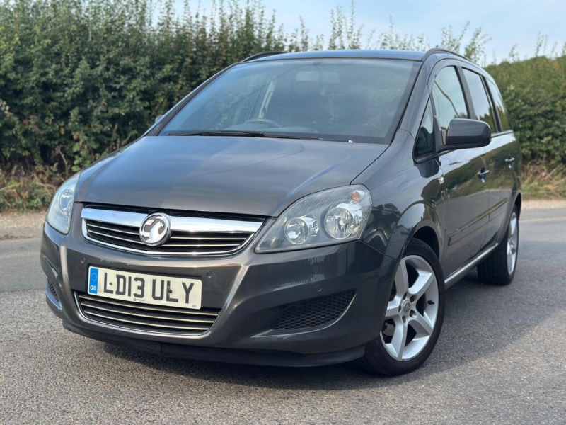 2013 Vauxhall Zafira 1.6 16v Exclusiv Euro 5 5dr in Grey — image 1
