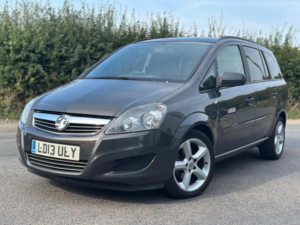 2013 Vauxhall Zafira 1.6 16v Exclusiv Euro 5 5dr in Grey — image 2