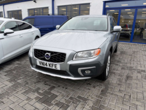 2014 Volvo Xc70 2.4 Xc70 Se Luxury D5 AWD Auto 4WD 5dr in Silver — image 2