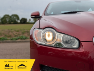 2010 Jaguar Xf V6 Luxury in Red — image 4