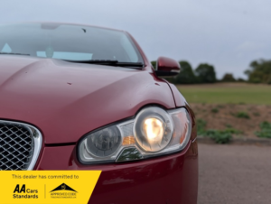 2010 Jaguar Xf V6 Luxury in Red — image 5