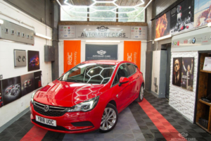 2018 Vauxhall Astra 1.4i Turbo Se Euro 6 5dr in Red — image 3