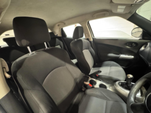 2012 Nissan Juke 1.6 Visia Euro 5 5dr in White — image 4