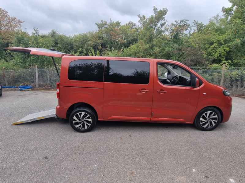 2021 Citroen Spacetourer in Orange — image 1