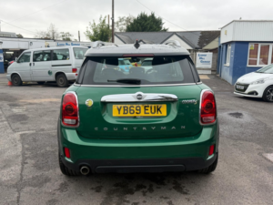 2019 MINI Countryman 1.5 Countryman Cooper S E Exclusive in Green — image 5