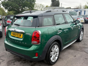 2019 MINI Countryman 1.5 Countryman Cooper S E Exclusive in Green — image 6