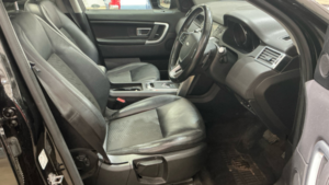 2019 Land Rover Discovery Sport Td4 Se Tech in Black — image 2