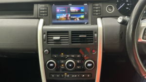 2019 Land Rover Discovery Sport Td4 Se Tech in Black — image 3