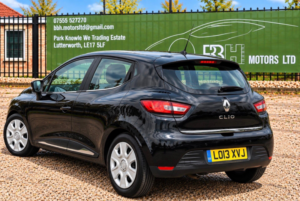 2013 Renault Clio 1.5 Dci Eco Dynamique Medianav Euro 5 (s/s) 5dr in Black — image 4