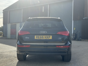 2016 Audi Q5 2.0 Tdi S Line Plus in Black — image 5