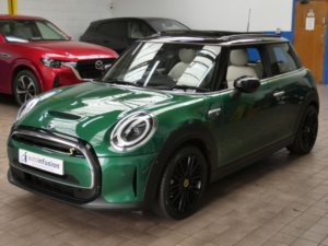2023 MINI Electric Hatch Cooper Se 32.6kwh Level 3 Hatchback 3dr Electric Auto (184 Ps) in Green — image 2