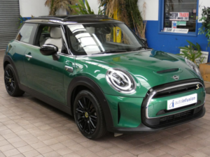 2023 MINI Electric Hatch Cooper Se 32.6kwh Level 3 Hatchback 3dr Electric Auto (184 Ps) in Green — image 6