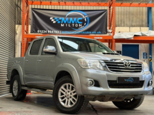 2015 Toyota Hilux 3.0 D-4d Invincible Auto 4WD Euro 5 4dr in Silver — image 3
