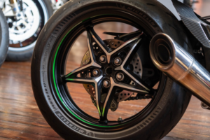 2015 Kawasaki Ninja H2 1000 Super Sports Petrol Manual (200 Ps) in Grey — image 6