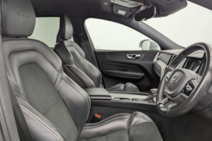 2019 Volvo Xc60 2.0 D4 R-Design SUV 5dr Diesel Auto AWD Euro 6 (s/s) (190 Ps) in Black — image 3