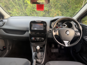 2014 Renault Clio 1.2 Dynamique Medianav 1.2 16v 75 in Grey — image 3