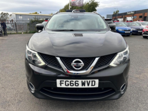 2016 Nissan Qashqai 1.5 Dci N-Connecta 2WD Euro 6 (s/s) 5dr in Black — image 2
