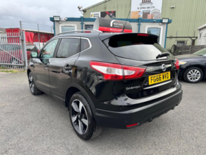 2016 Nissan Qashqai 1.5 Dci N-Connecta 2WD Euro 6 (s/s) 5dr in Black — image 6