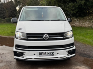 2016 Volkswagen Transporter 2.0 Tdi T28 Bluemotion Tech Highline Fwd Swb Euro 5 (s/s) 5dr in White — image 2