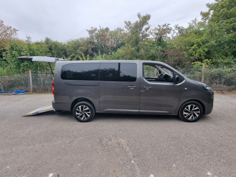2022 Citroen Spacetourer 2.0 Spacetourer Flair Bluehdi 180 S&s Eat8 Auto Xl in Grey — image 1